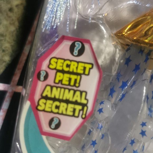 Twistys Girlz Girls Ebon E. Twisty Petz Pets Spin Master Series 2 Doll NWT New - Picture 15 of 16